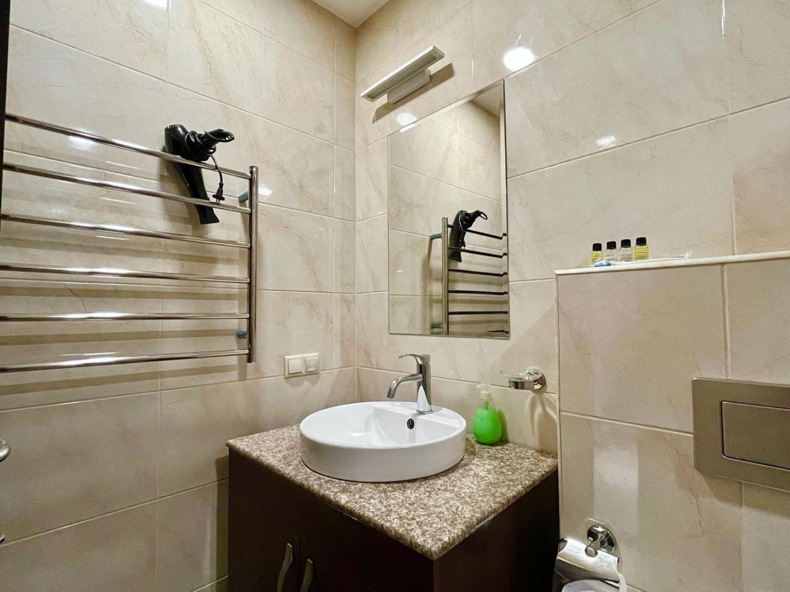 Ns In Centre Apartment *