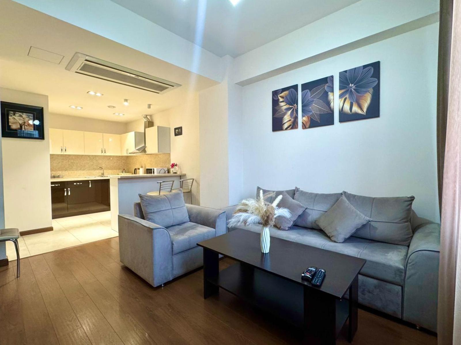 Ns In Centre Apartment